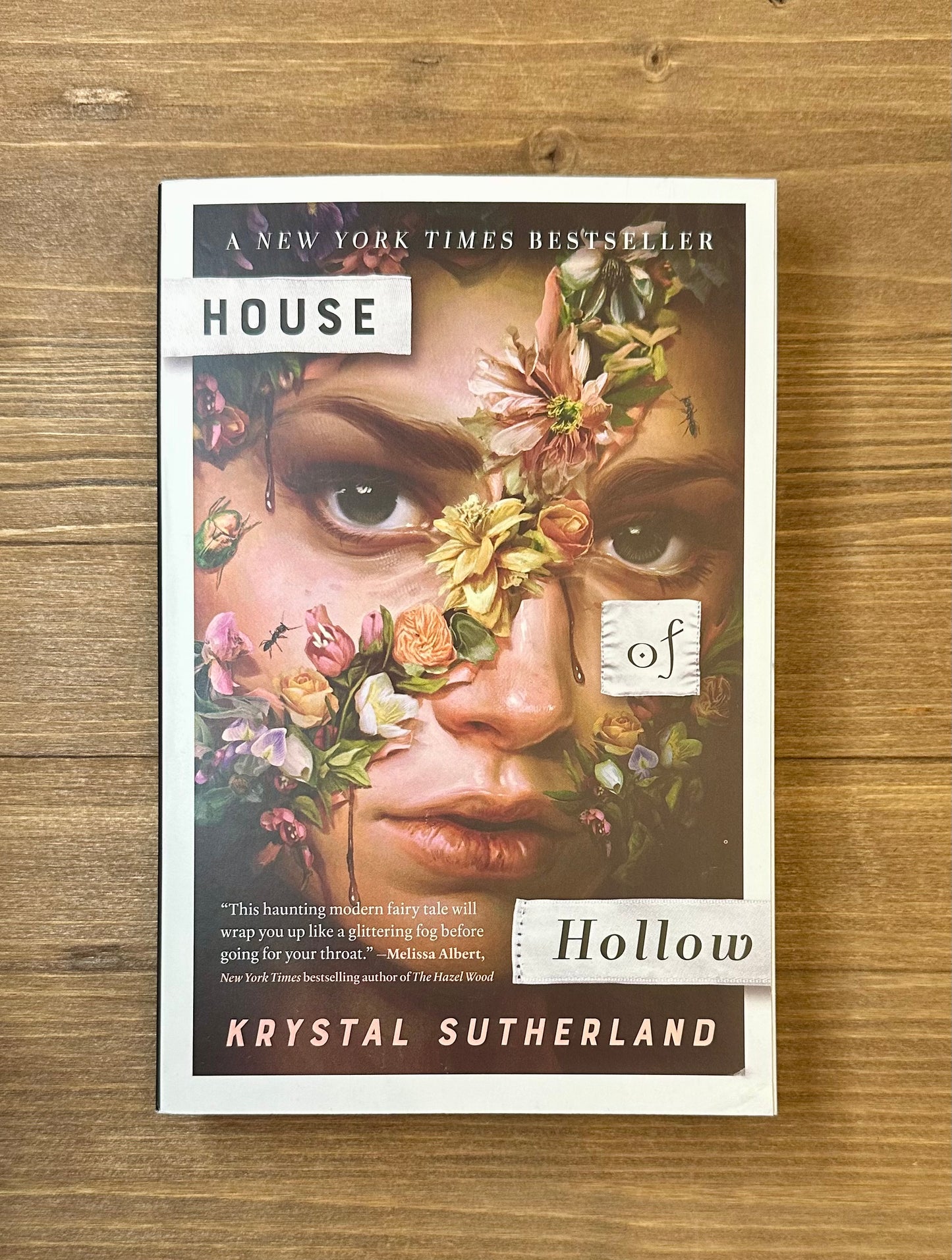 House of Hollow by Krystal Sutherland - Paperback - Pre-Loved